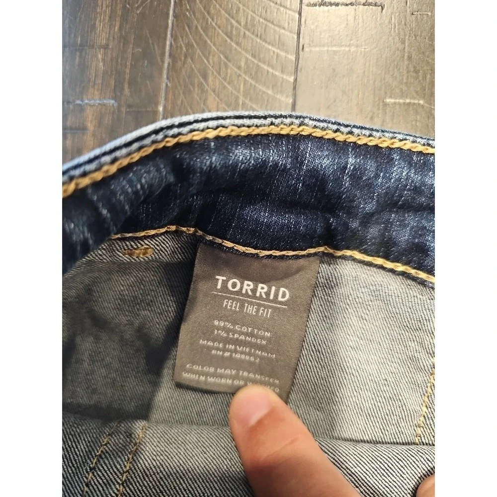 Torrid Women's‎ Blue Boyfriend Cropped Denim Jeans Medium Wash Sz 18r Plus